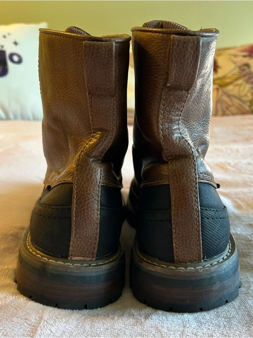 Tommy Hilfiger cognac brow leather with black rubber duck base size 10